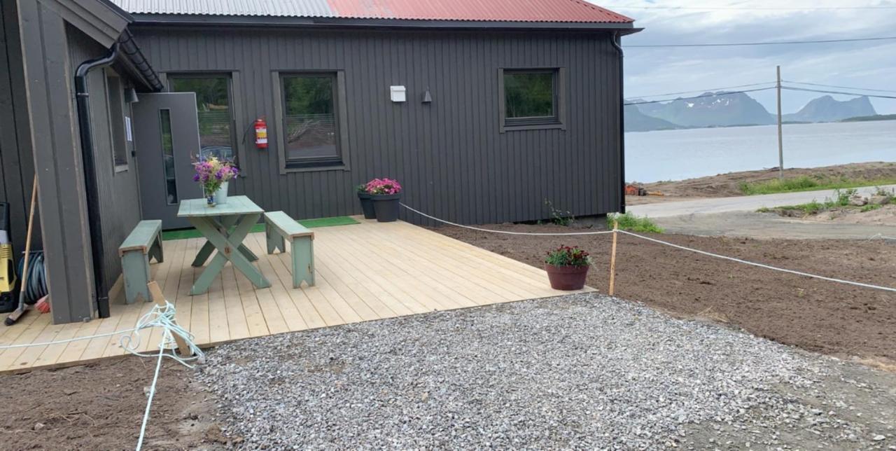 Bedehuset Basecamp Senja Hotel Skaland Exterior photo