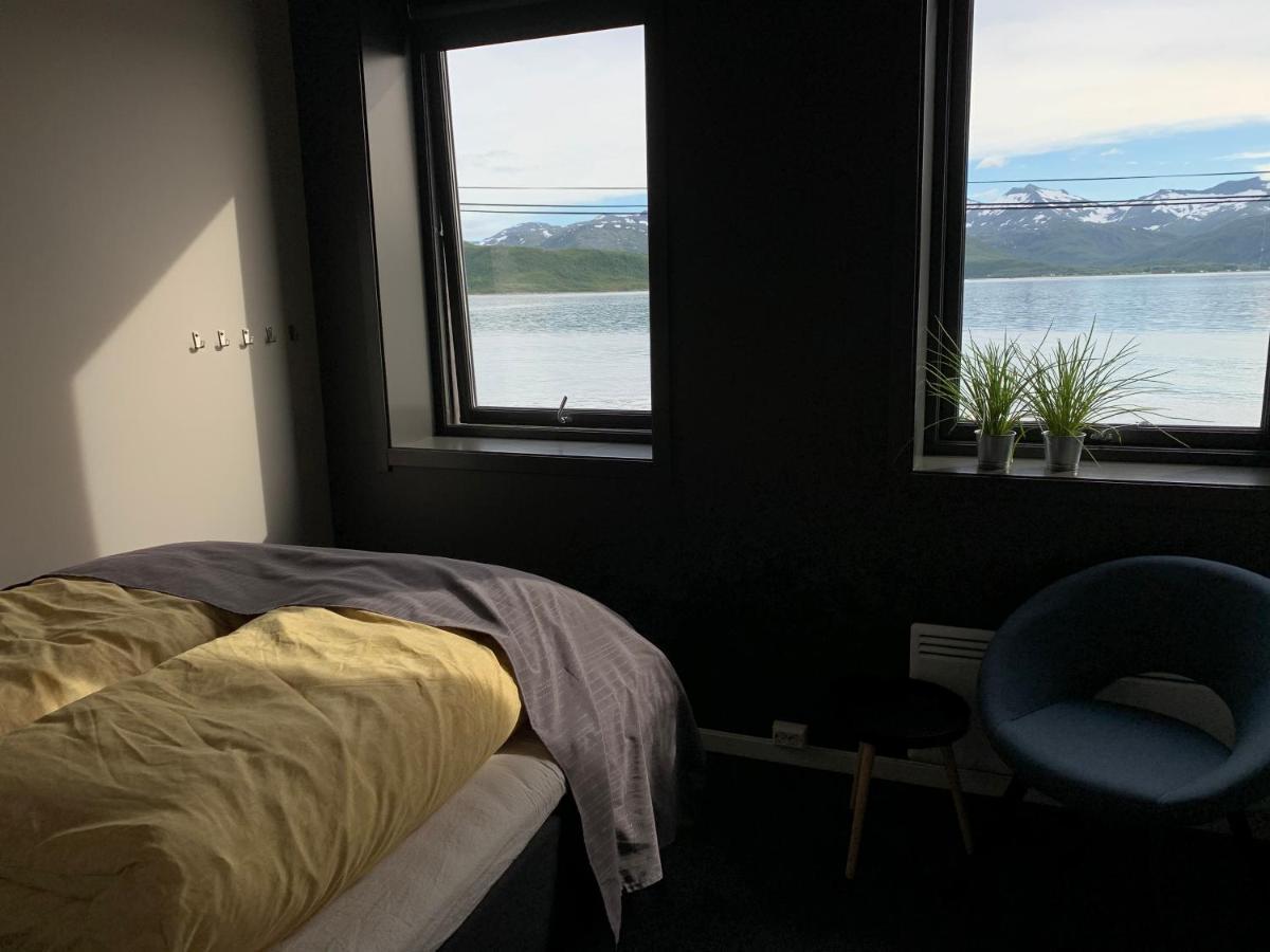 Bedehuset Basecamp Senja Hotel Skaland Exterior photo