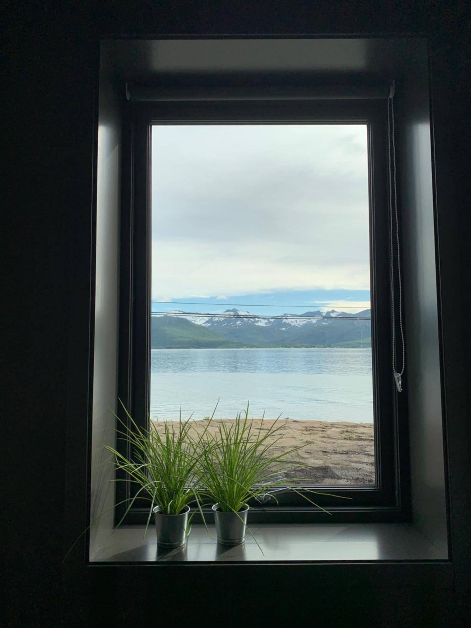 Bedehuset Basecamp Senja Hotel Skaland Exterior photo